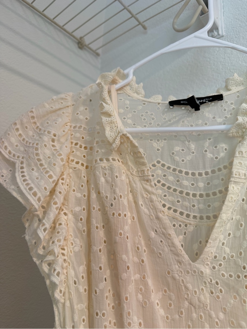 BCBGMAXAZRIA Women’s Cotton Eyelet Lace Tiered Cottagecore Boho Western Dress - Picture 4 of 9